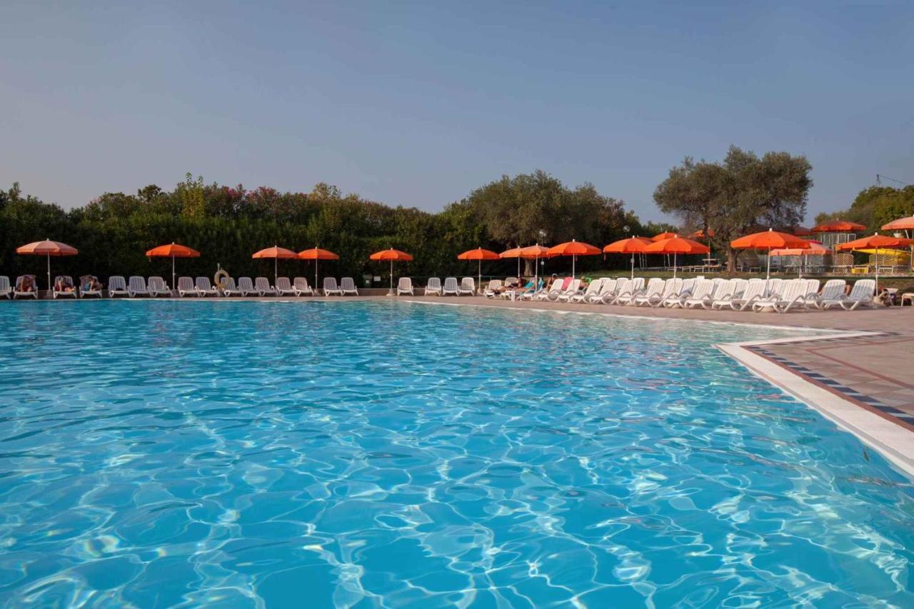 Holiday Homes In Sirmione/Gardasee 22174 Extérieur photo